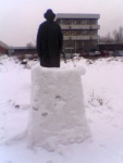 [lang:sk]Hranat� snehuliak "Matfyz�k"[lang:en]Square snowman "Matfyzak"